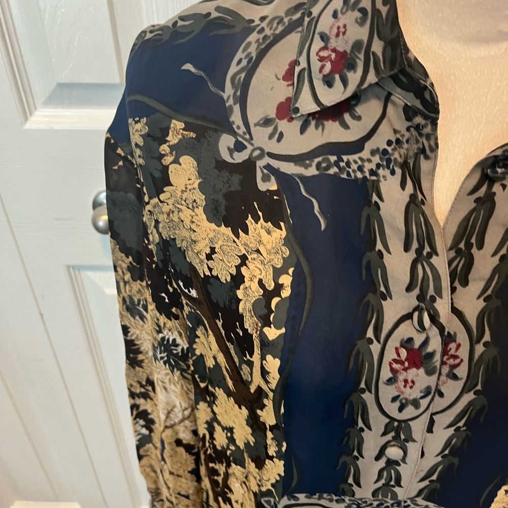 Holt Renfrew Silky Navy & Gold Printed Button-Down Shirt Size 10 Dry Cleaned - Picture 4 of 12